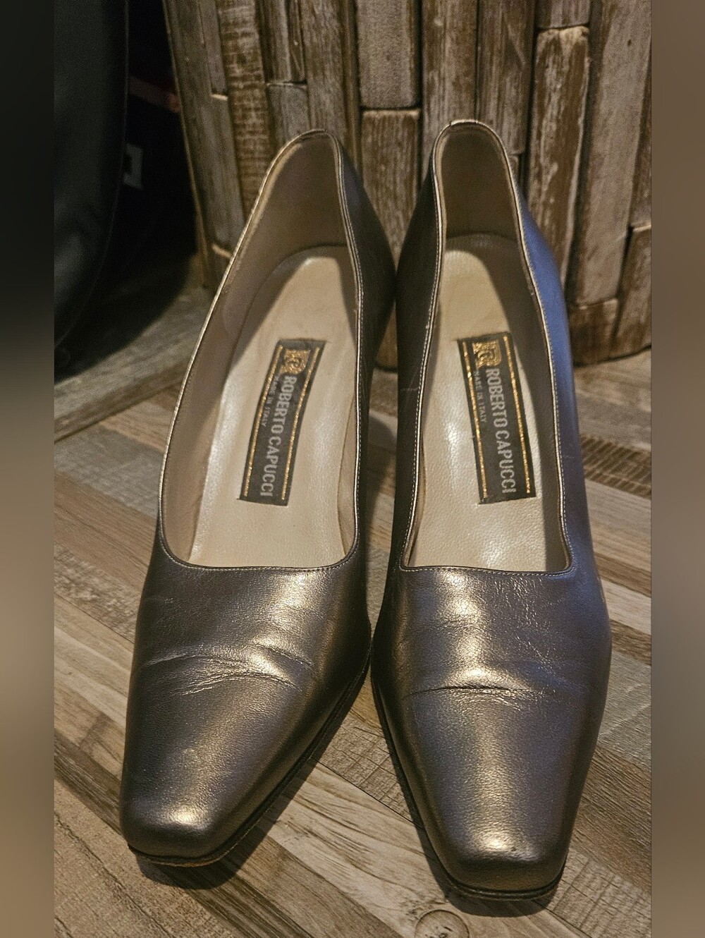 Roberto Capucci Metallic Bronze Vintage pumps. 10